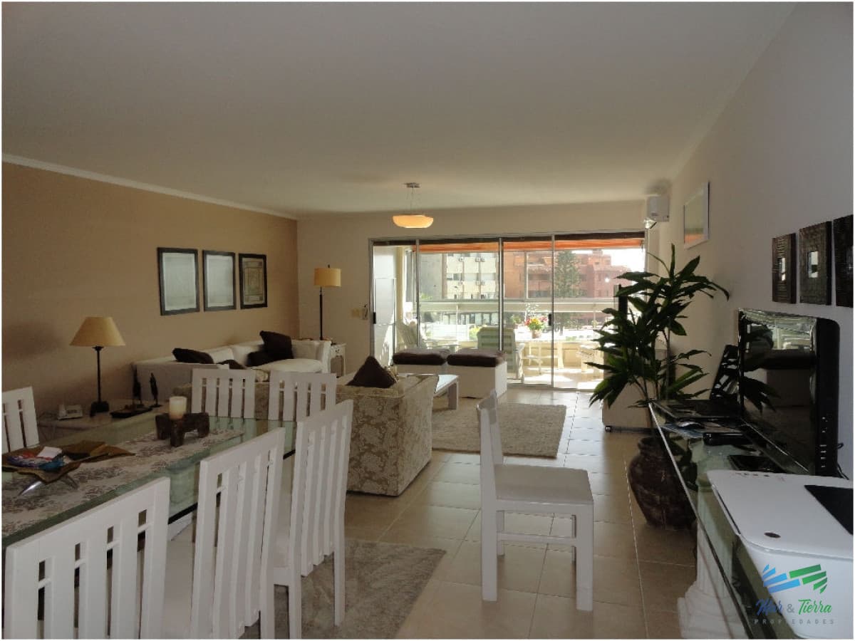 Apartamento en Mansa, 3 dormitorios *