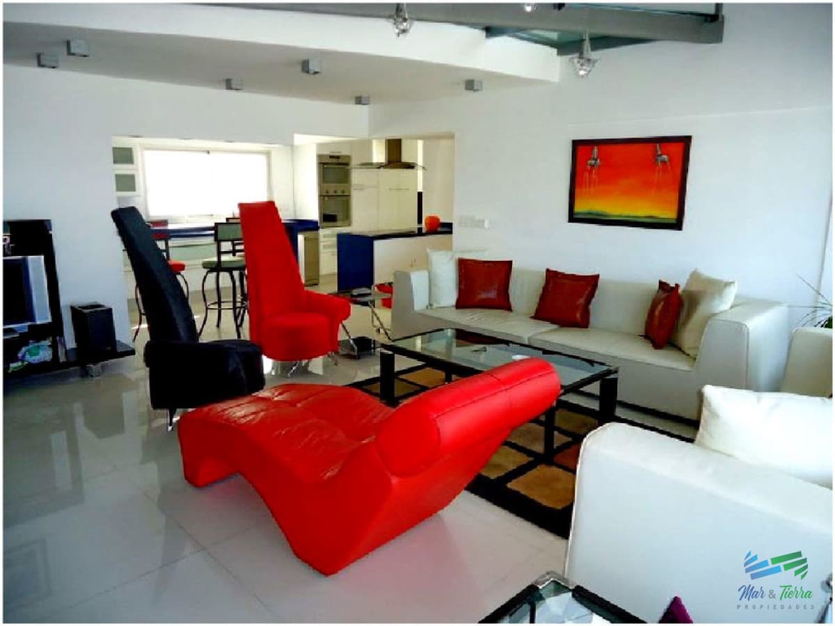 Apartamento en Brava, 3 dormitorios *
