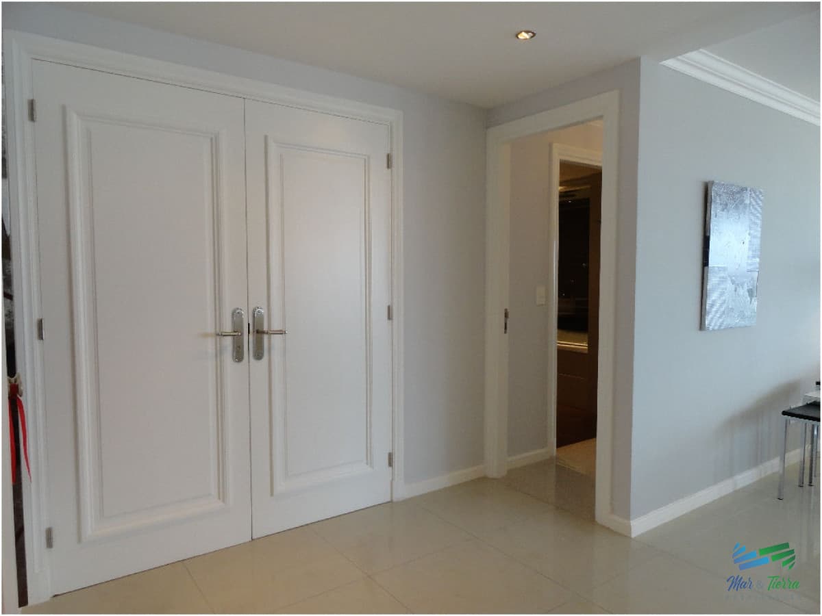 Apartamento en Brava, 3 dormitorios *