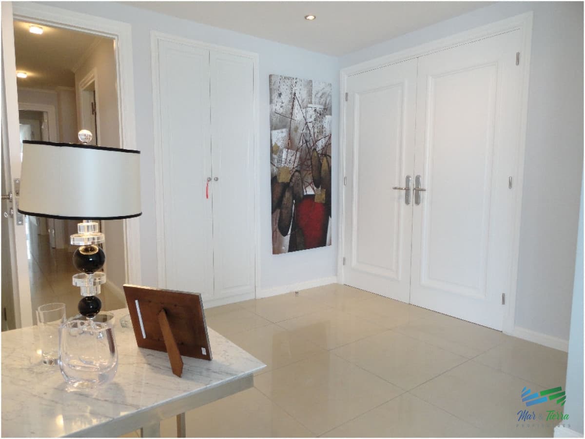 Apartamento en Brava, 3 dormitorios *
