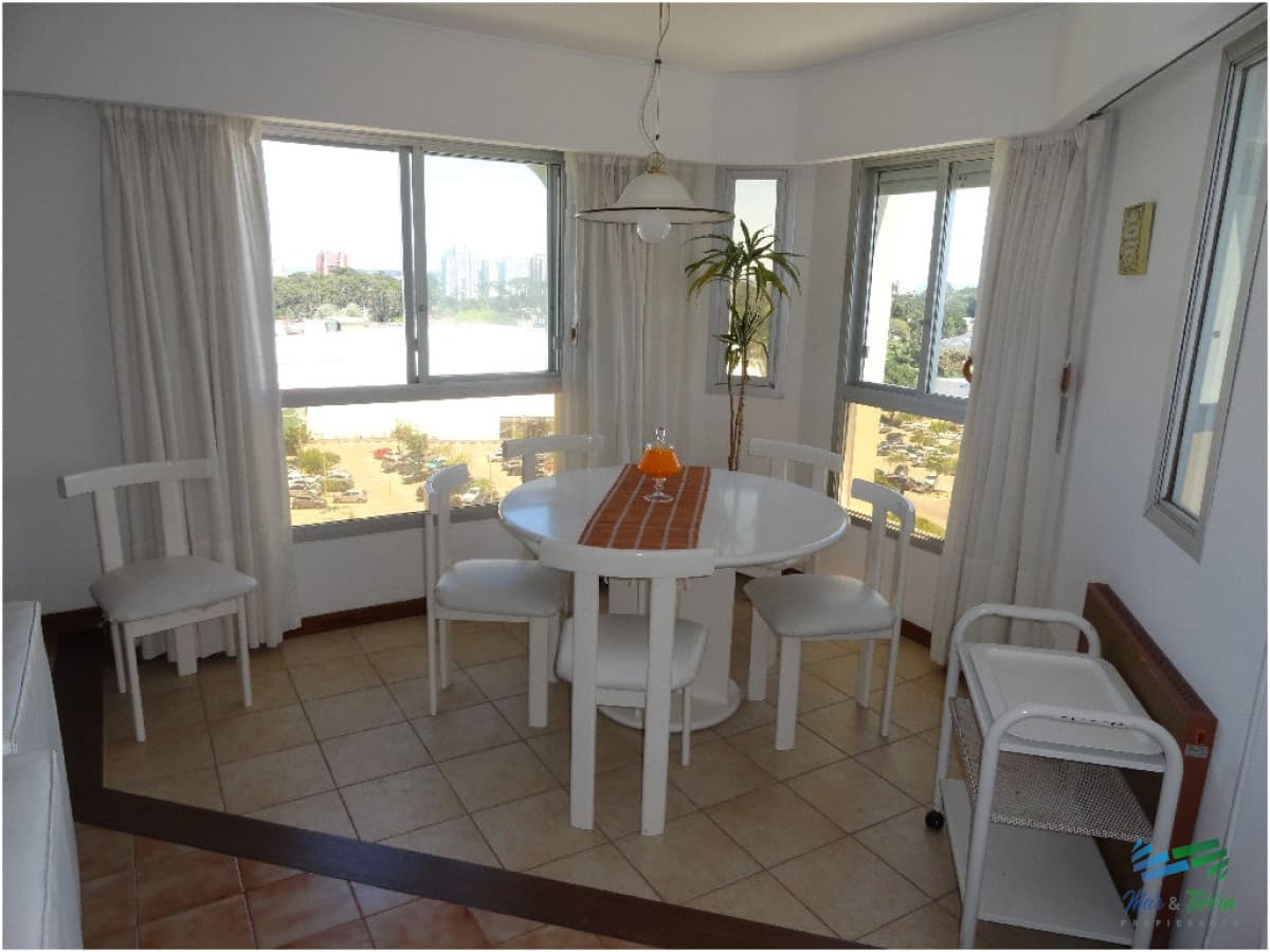 Apartamento en Roosevelt, 2 dormitorios *