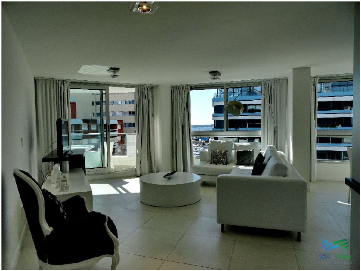 Apartamento en Peninsula, 2 dormitorios *