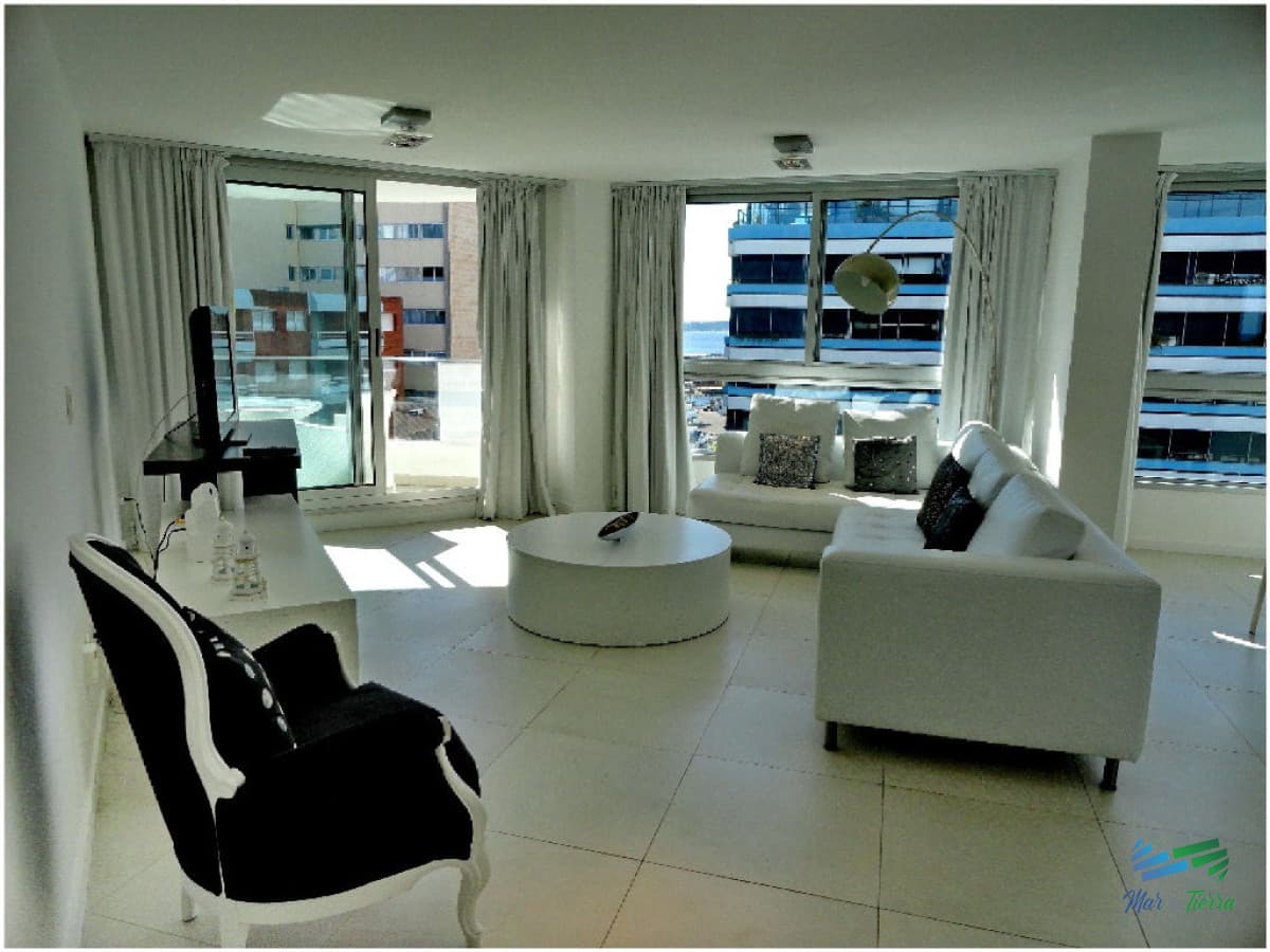 Apartamento en Peninsula, 2 dormitorios *
