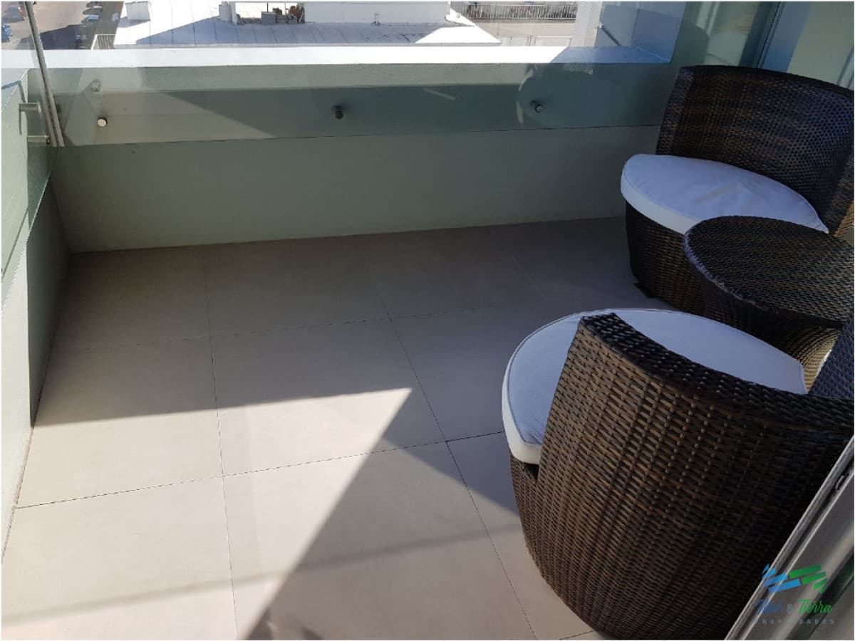 Vendo apartamento 2 dormitorios totalmente reciclado, edificio con servicios en Peninsula, Punta del Este