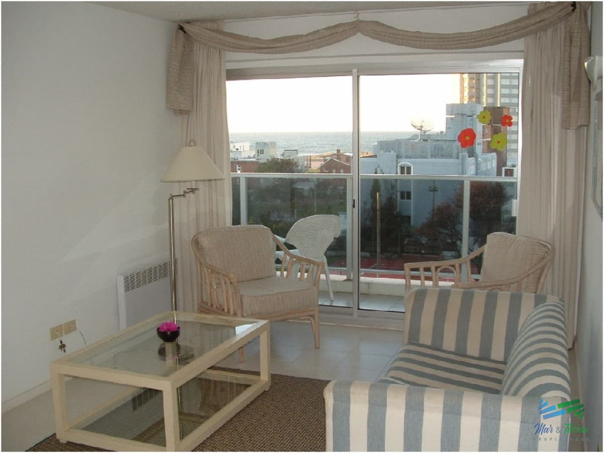 Apartamento en Brava, 1 dormitorios *