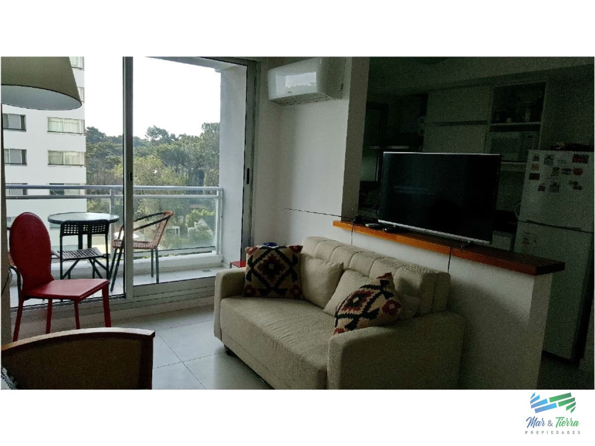 En venta.... Apartamento 1 dormitorio en Av. Roosevelt, Punta del Este