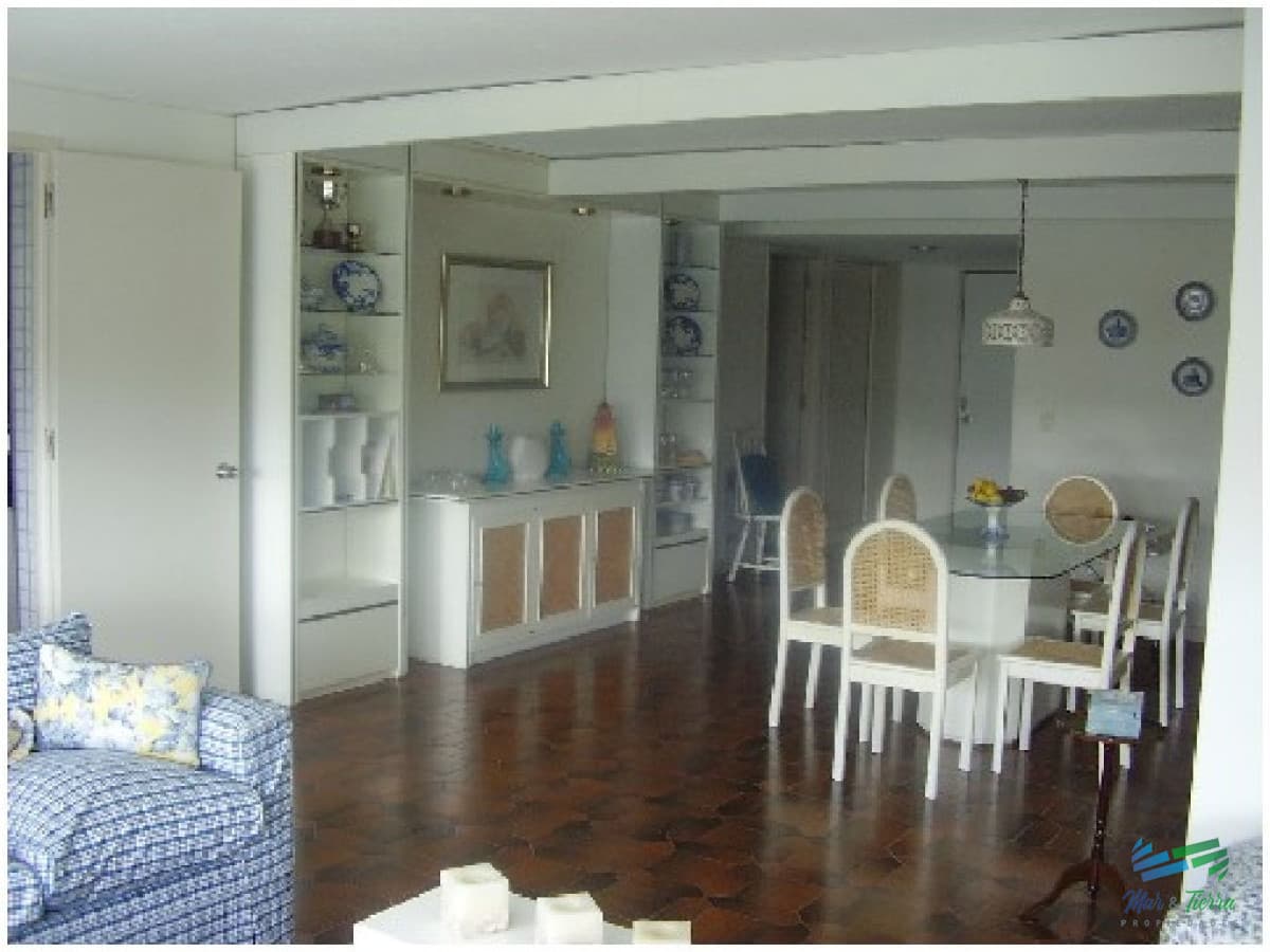 Apartamento en Brava, 3 dormitorios *