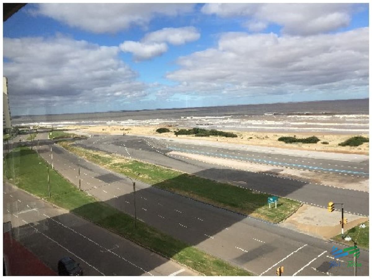 Apartamento en venta sobre Rbla., muy linda vista! Brava, Punta del Este