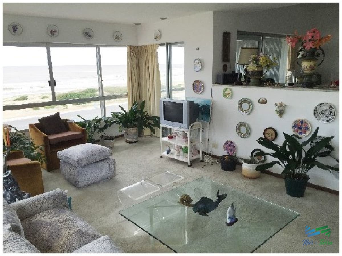 Apartamento en venta sobre Rbla., muy linda vista! Brava, Punta del Este