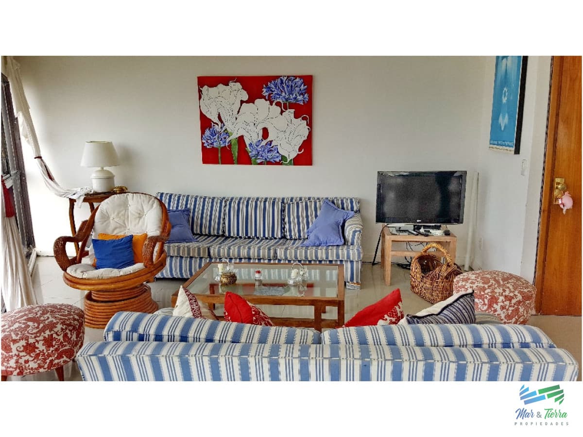 Apartamento en Brava, 3 dormitorios *
