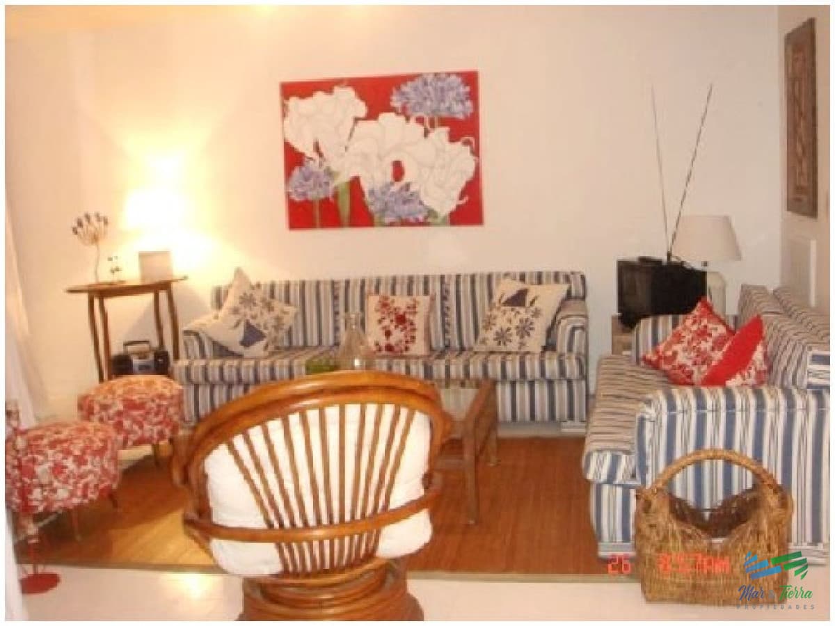 Apartamento en Brava, 3 dormitorios *