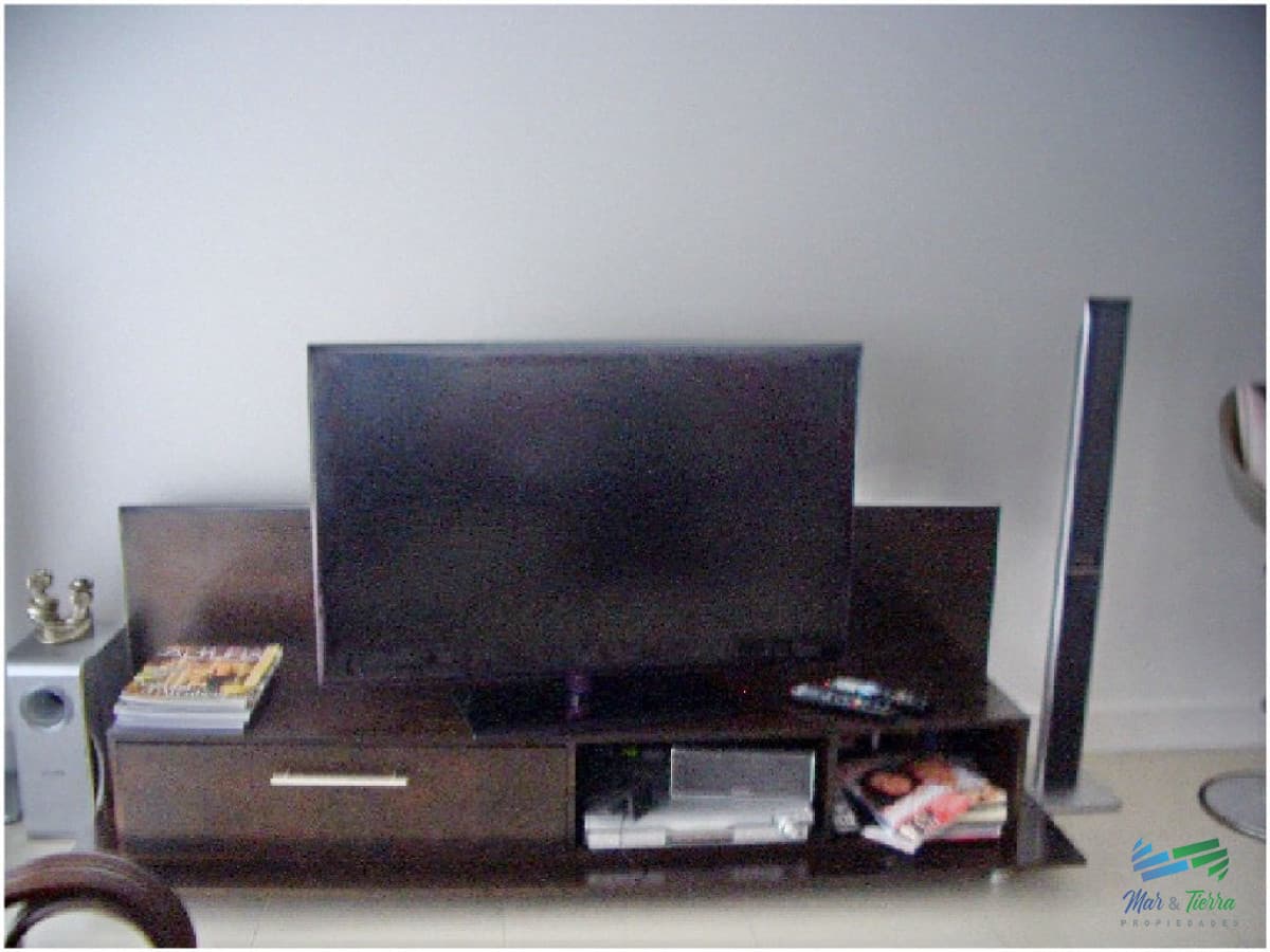 Apartamento de 3 dormitorios con muy buenos servicios en alquiler en Punta del Este