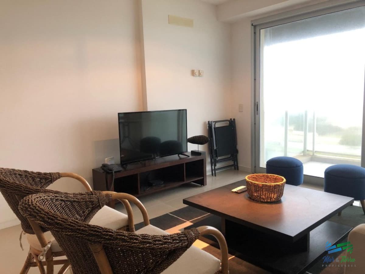Vendo departamento 3 dormitorios con vista al mar, primera linea, Brava, Rincon del Indio, Punta del Este.