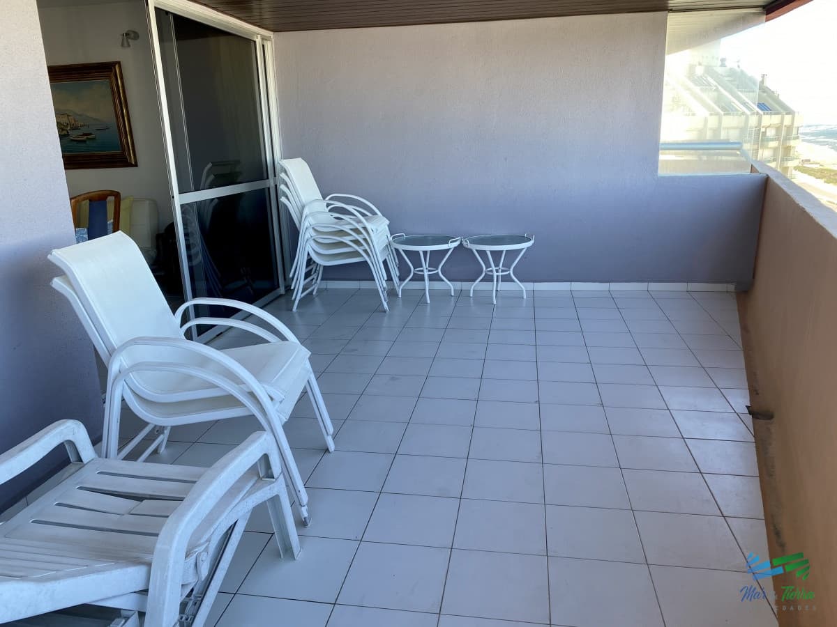 En venta , piso alto , con espectacular vista al mar!!!