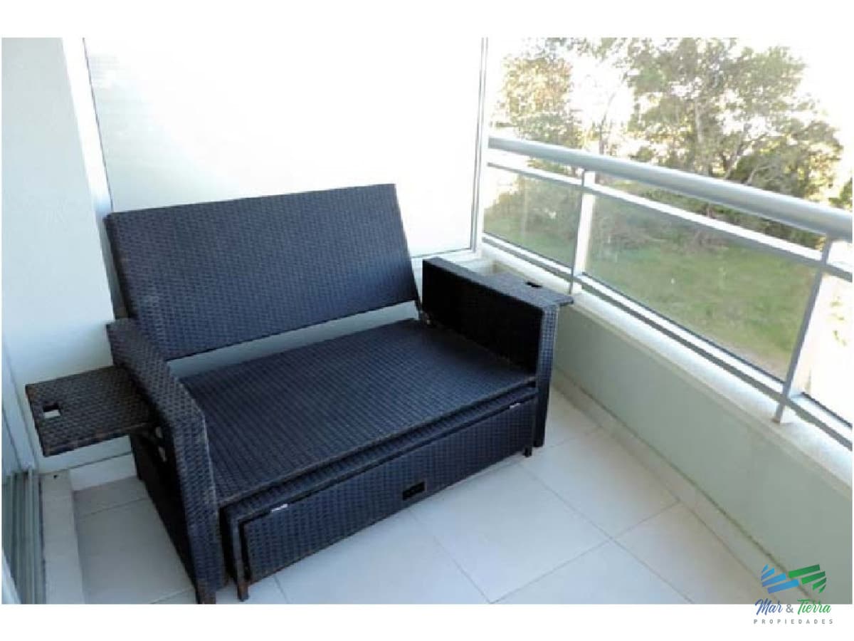 En venta.. Muy lindo apartamento sobre Av. Roosevelt, Punta del Este