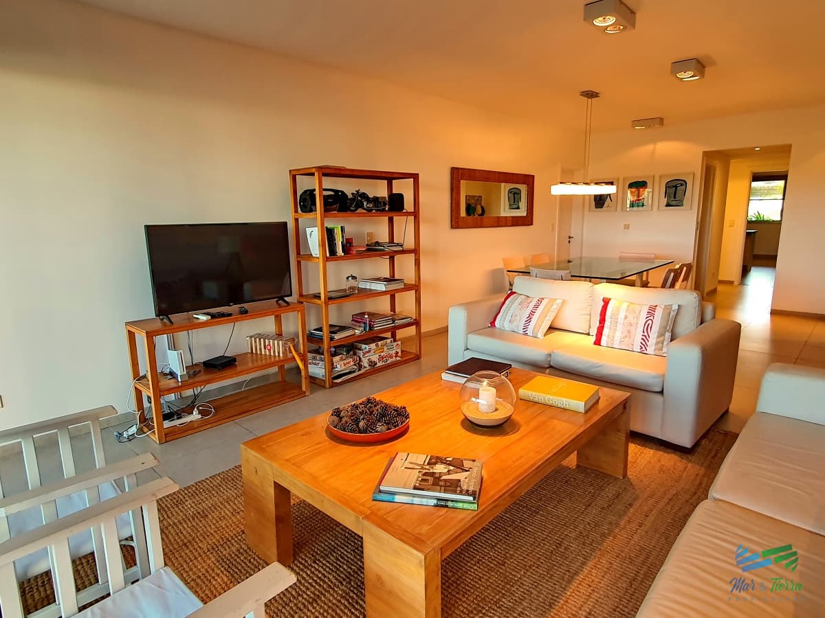 Vendo apartamento de 2 dormitorios y 3 baños. Rincón del Indio, Punta del Este.