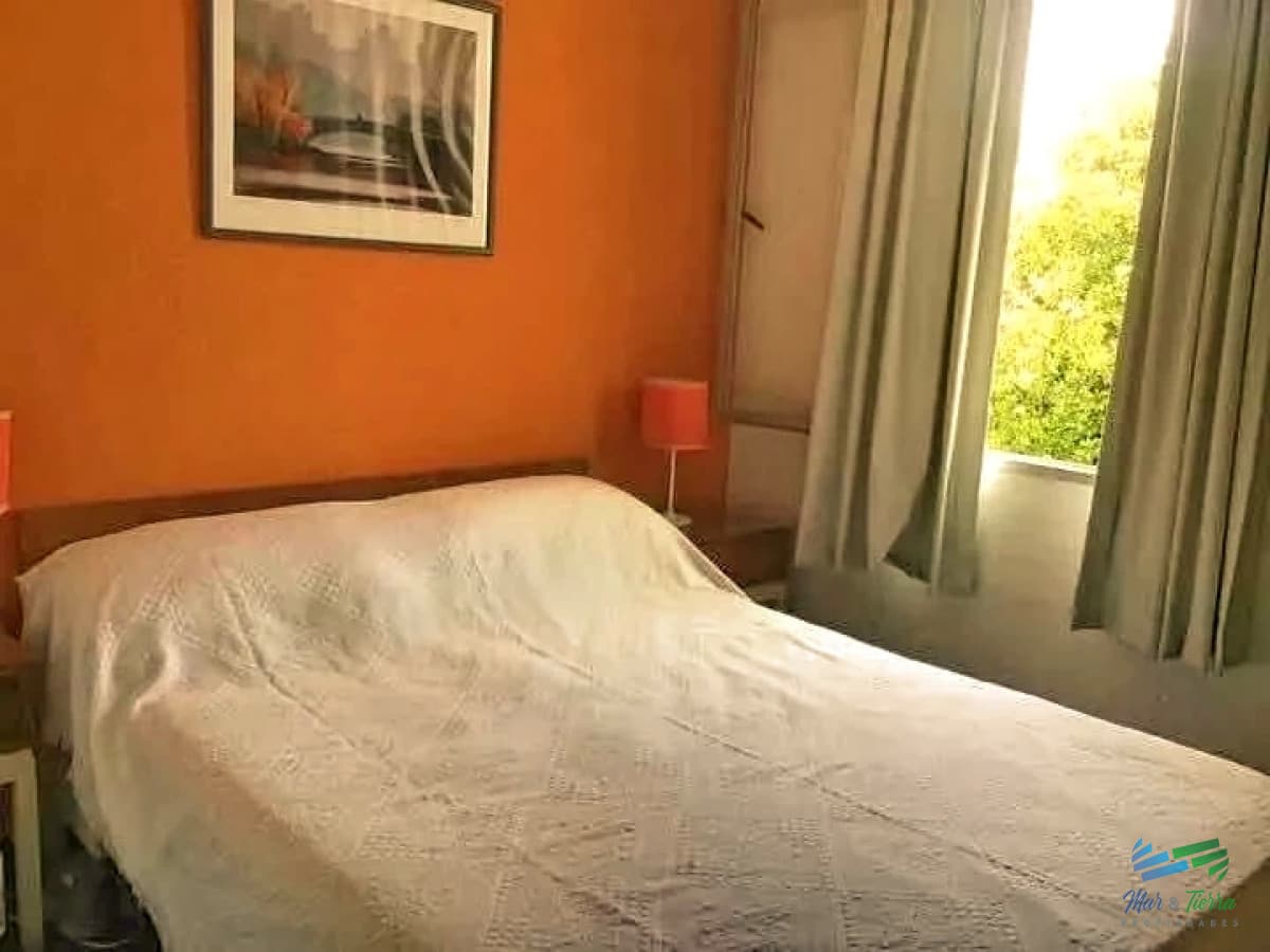 Vendo apartamento de 1 dormitorio y medio. Playa Mansa, Punta del Este.
