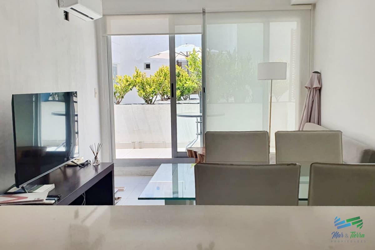 En venta apartamento 1 dormitorio con piscina en Peninsula, Punta del Este
