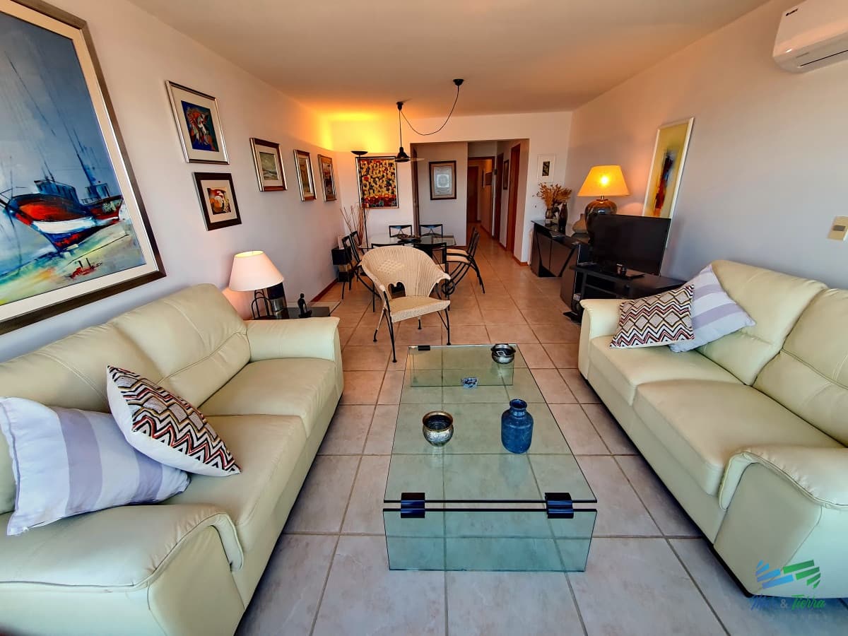 Vendo o alquilo apartamento 3 dormitorios en primera línea en Penínsulta, Punta del Este
