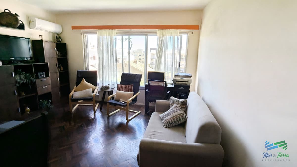 Venta apartamento un dormitorio con cochera en la península