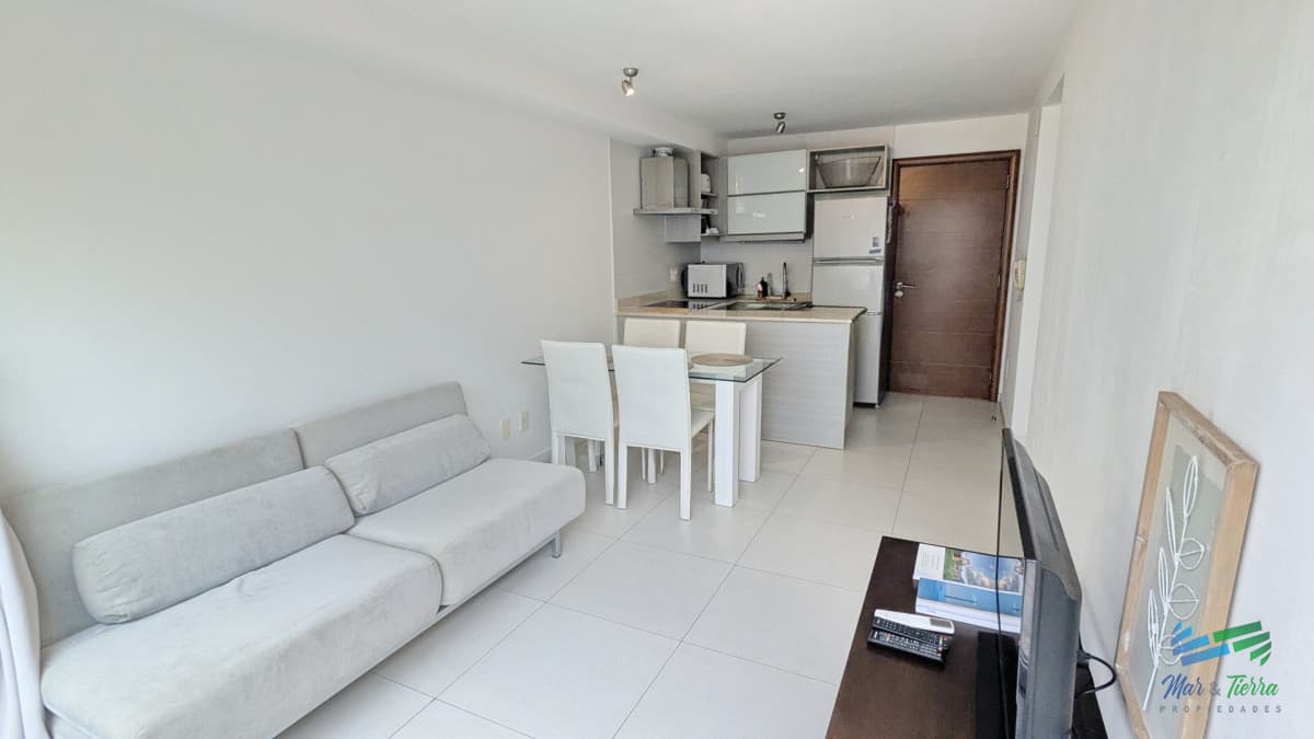 En venta apartamento 1 dormitorio con piscina en Peninsula, Punta del Este