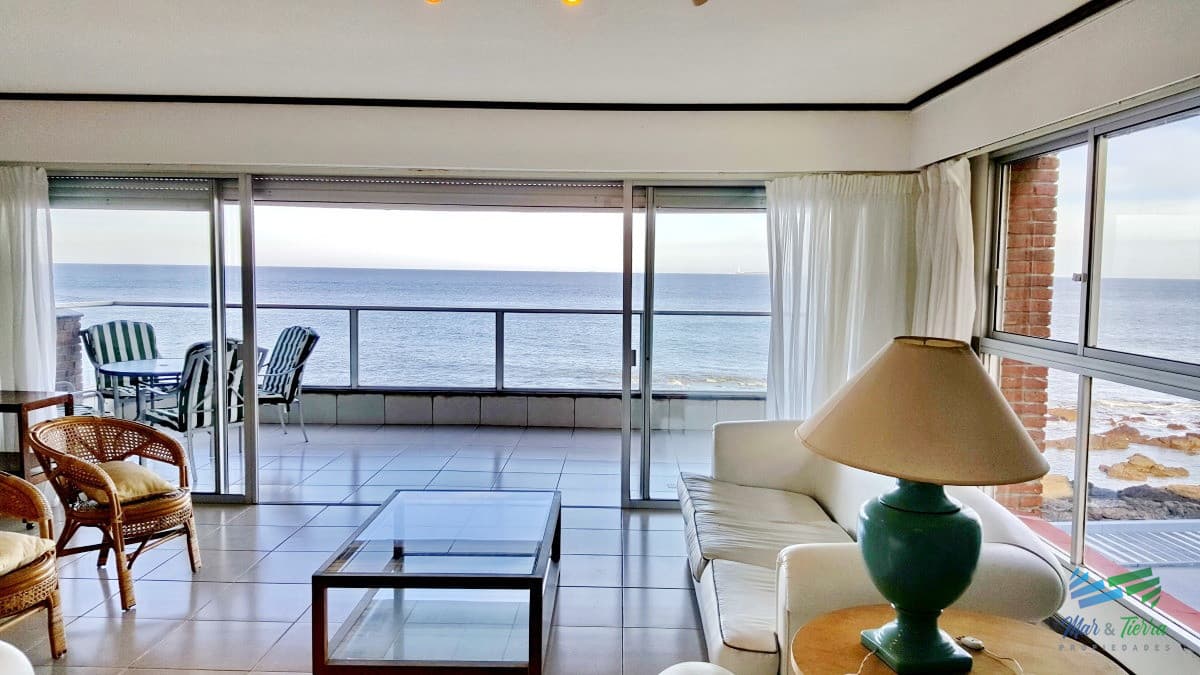 Vendo apartamento 3 dormitorios, frente al mar en Peninsula, Punta del Este