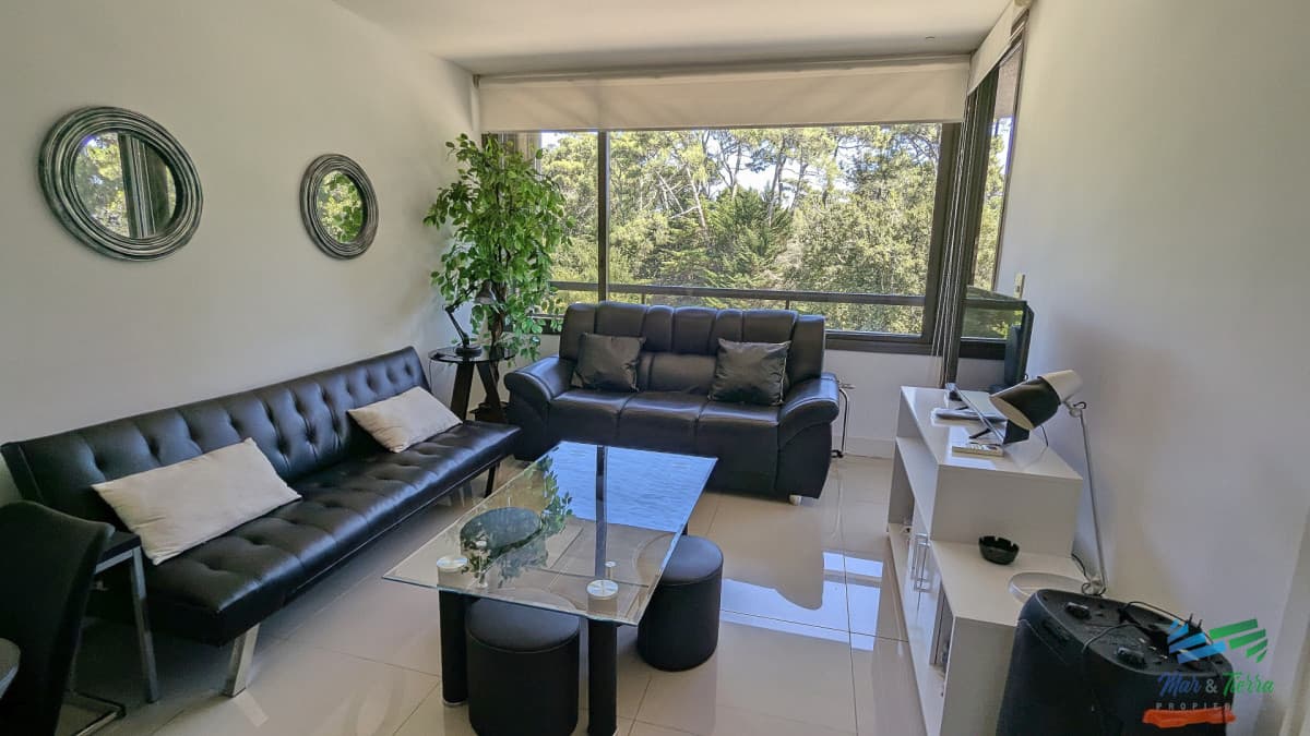 Venta de apartamento 1 dormitorio 2 baños en avenida Pedragosa Punta del Este
