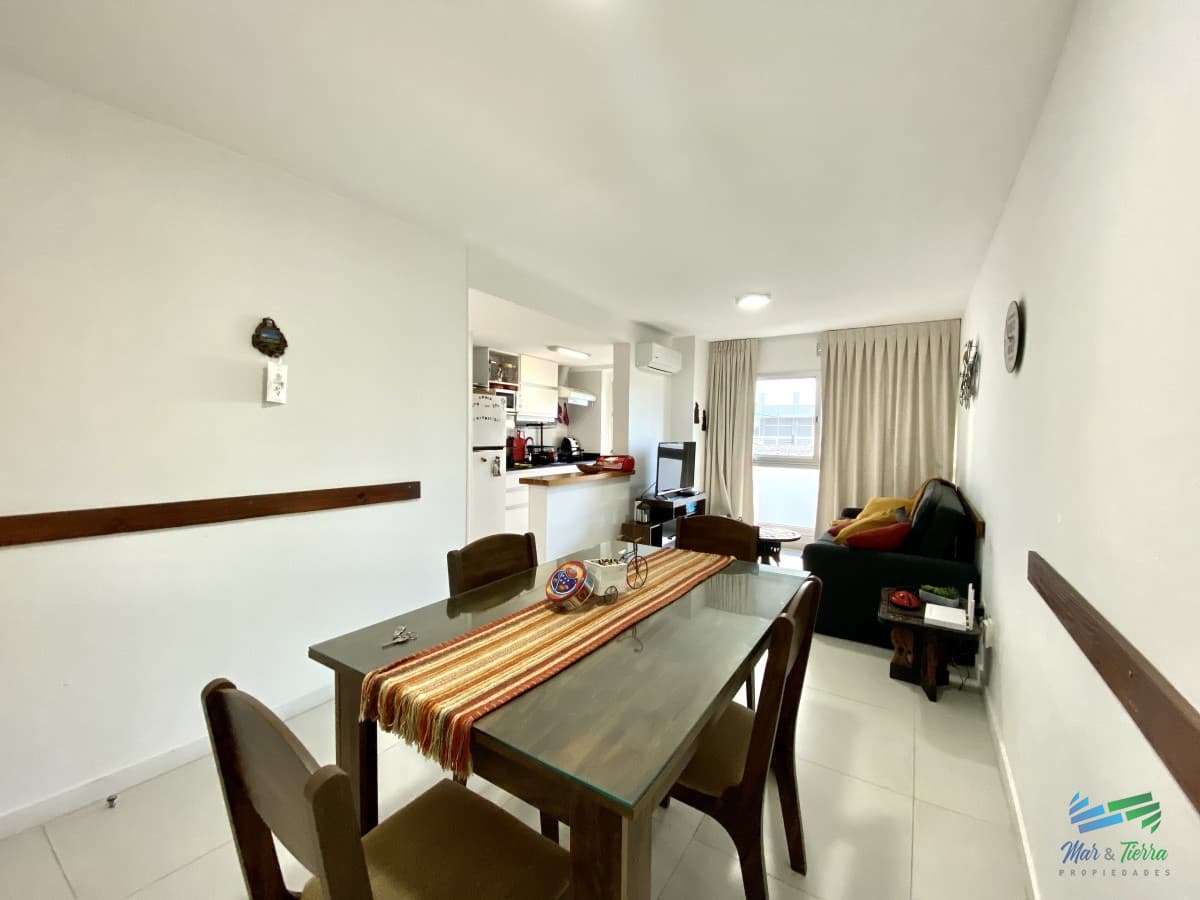Apartamento en alquiler sobre Roosevelt con piscina y servicios, Punta del Este.