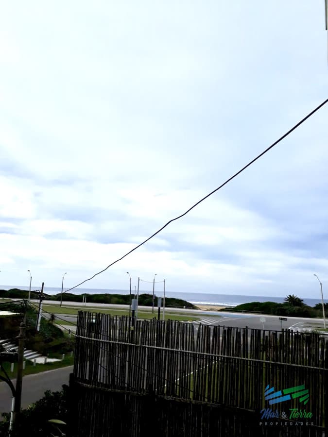 Oportunidad en venta con vista al mar, totalmente reciclado
