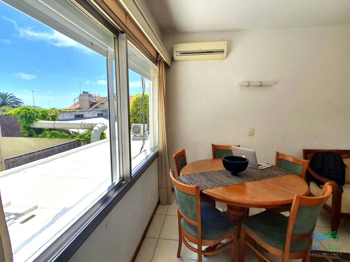 Alquiler de Verano: Cómodo Apartamento de 2 Dormitorios a Pasos del Puerto de Punta del Este