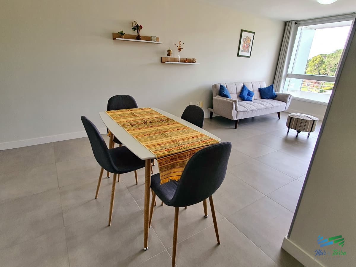 Vendo apartamento equipado de 1 dormitorio en Edif. Greenlife, Roosevelt, Punta del Este