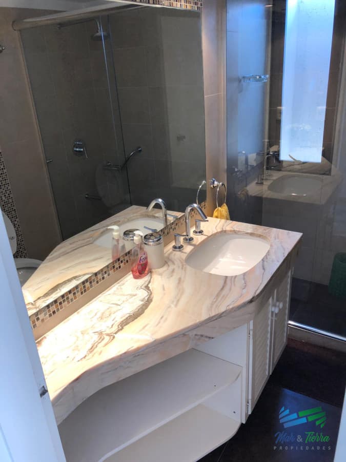 En venta.. gran oportunidad!!! piso intermedio con vista al mar.