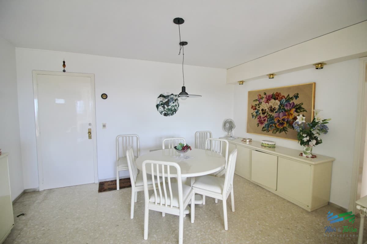 En venta apartamento 3 dormitorios en primera linea sobre Playa Mansa, Punta del Este.