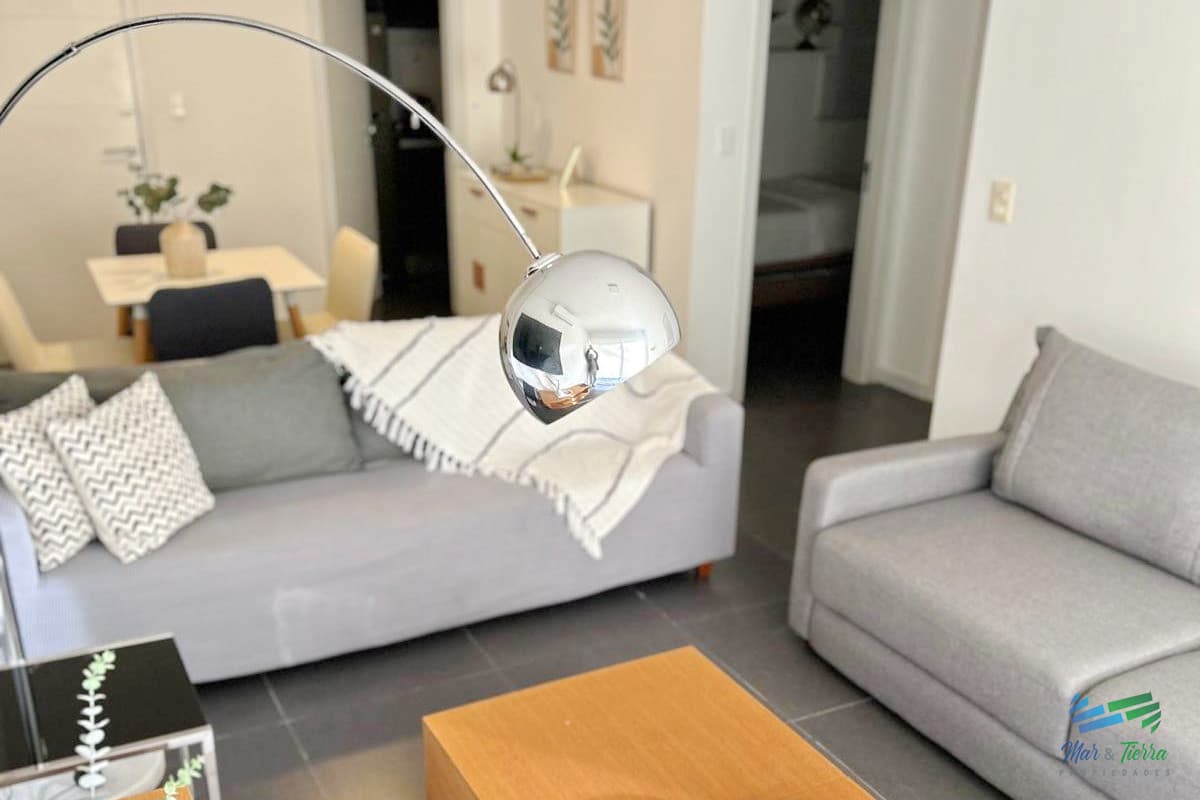 APARTAMENTO DISPONIBLE EN ALQUILER, AMPLIO, LUMINOSO, EN LA PENÍNSULA, PUNTA DEL ESTE.