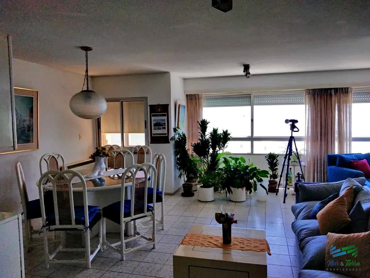 Vendo apartamento 2 dormitorios, vista al mar, en Peninsula, Punta del Este