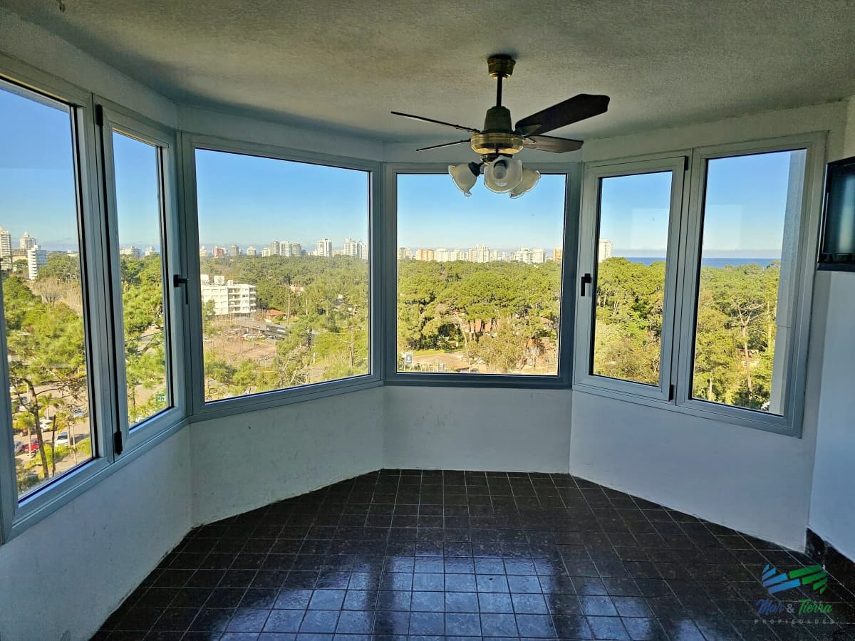 APARTAMENTO EN VENTA, 3 DORMITORIOS. SOBRE ROOSEVELT