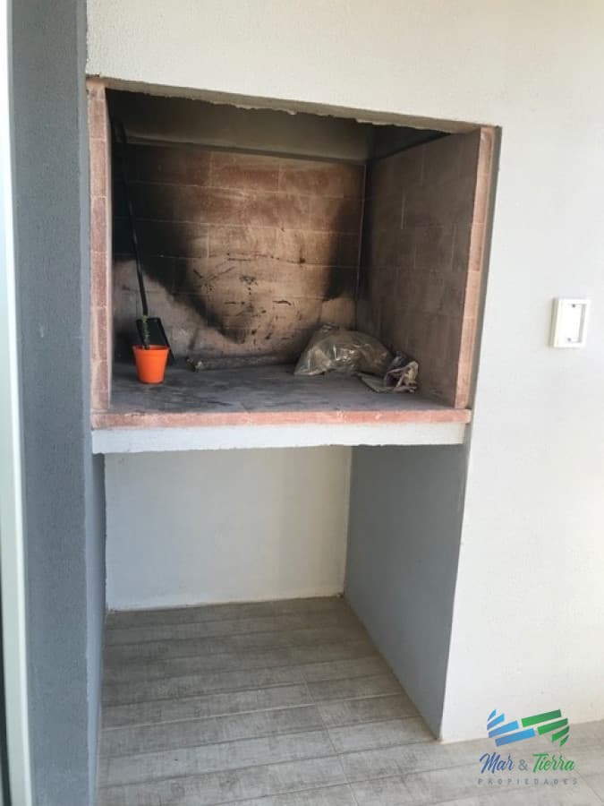 En venta.. piso alto, torre con todos los servicios.