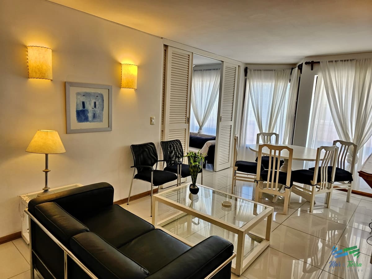 APARTAMENTO EN VENTA Y ALQUILER, PENÍNSULA, GRAN TERRAZA, RECICLADO.