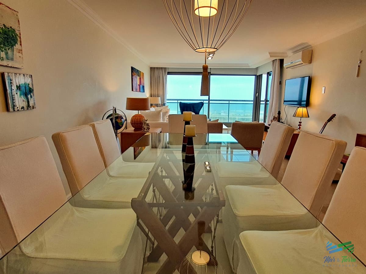 Vendo apartamento 3 dormitorios en Torre Imperiale, primera linea brava, vista al mar, excelentes amenities, Punta del Este.