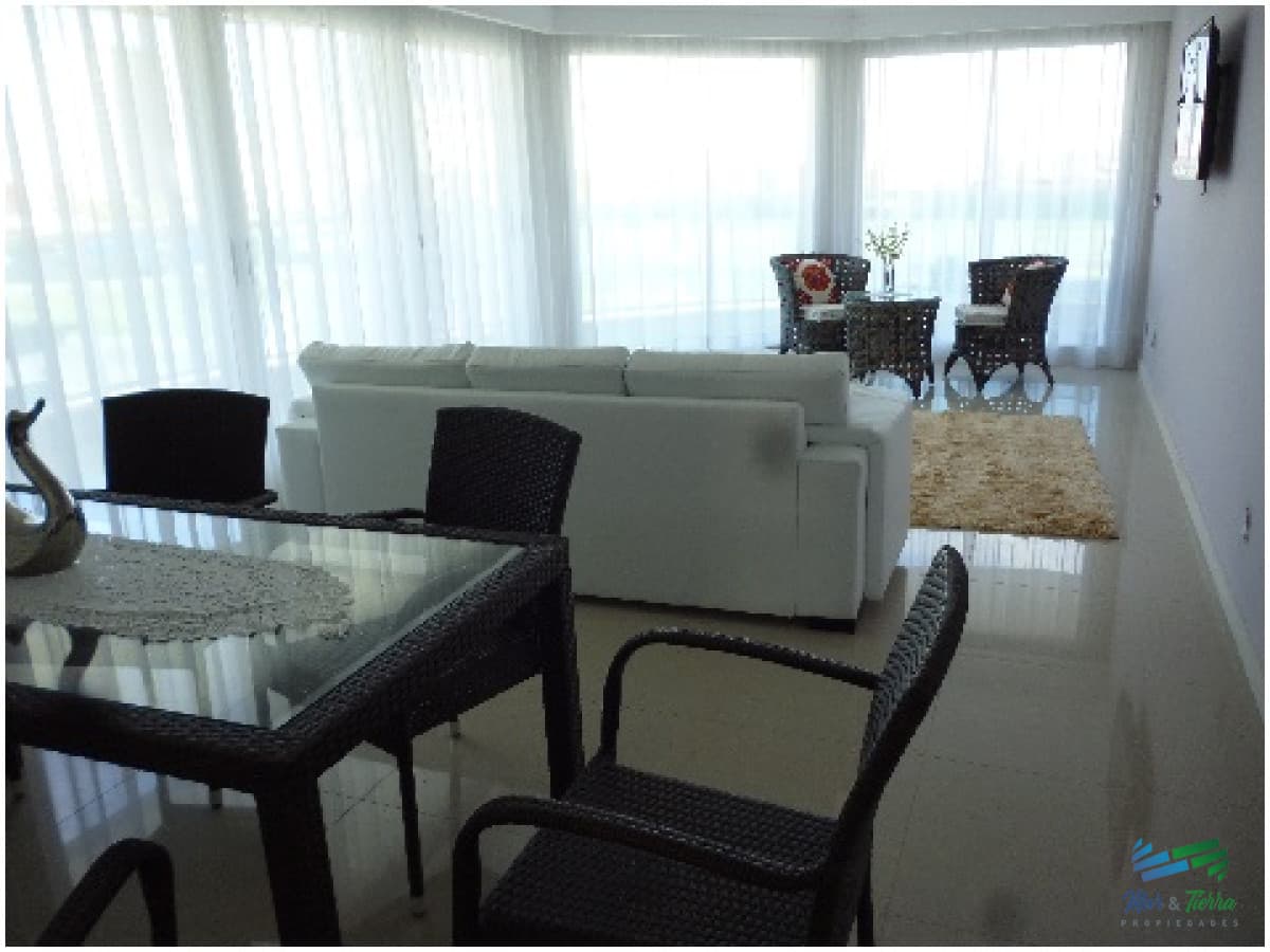 Apartamento de 3 dormitorios, cerca de Enjoy, Punta del Este