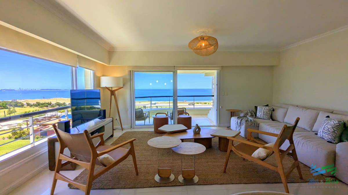 Venta de Apartamento 4 DORMITORIOS con vista al mar en VERAMANSA