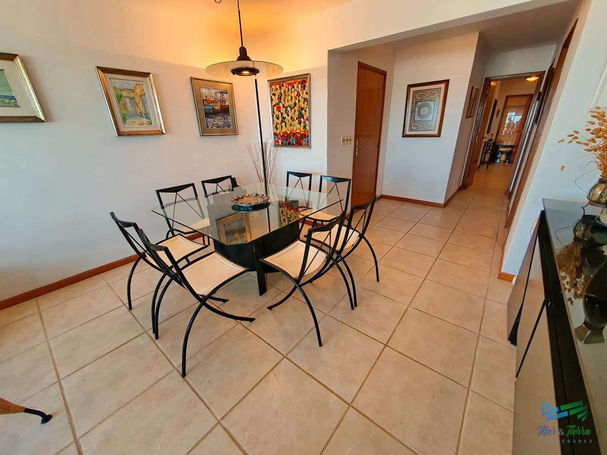 Vendo o alquilo apartamento 3 dormitorios en primera línea en Penínsulta, Punta del Este
