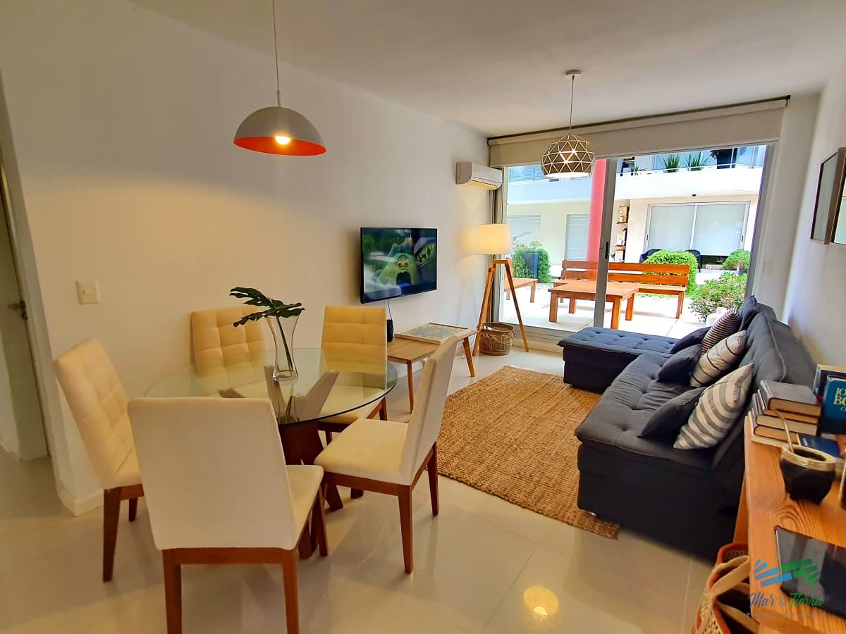 Vendo apartamento 2 dormitorios con gran terraza en Peninsula, zona puerto, Punta del Este