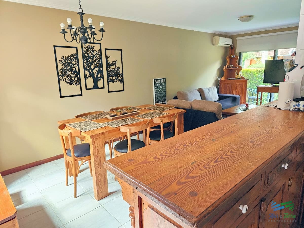 Venta de casa PH DUPLEX 2 dormitorioss en barrio Cantegril zona Roosevelt