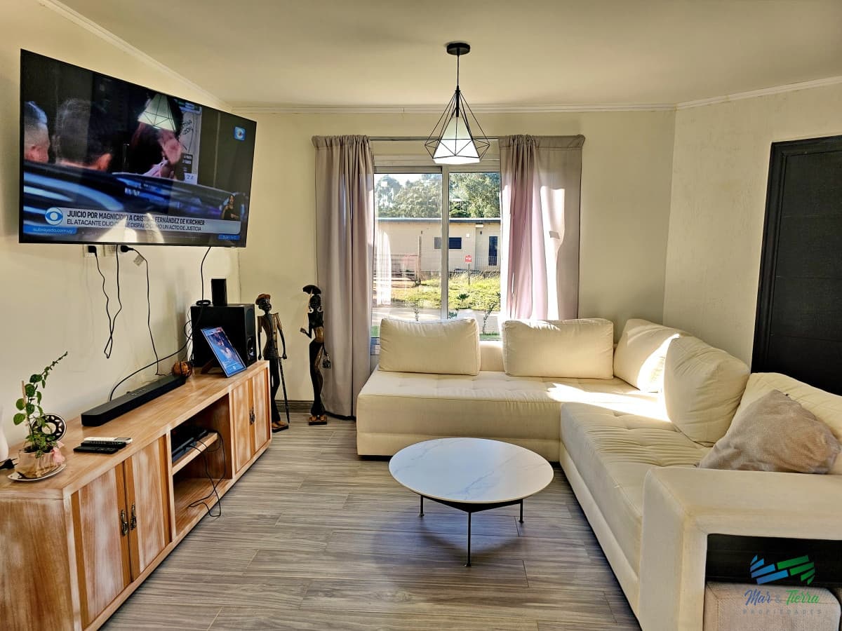 VENTA DE CASA, 3 DORMITORIOS, CON PISCINA CLIMATIZADA. MALDONADO, PUNTA DEL ESTE.