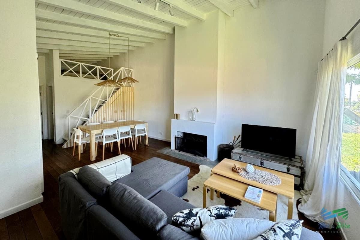 CASA DISPONIBLE ALQUILER TEMPORADA, CAPACIDAD PARA 6 PERSONAS, MUY CERCA DE LA PLAYA.