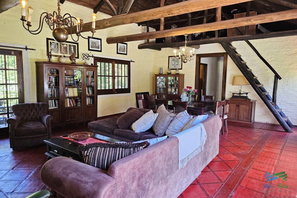 Casa 3 dormitorios en alquiler anual, cerca colegios, Punta del Este.