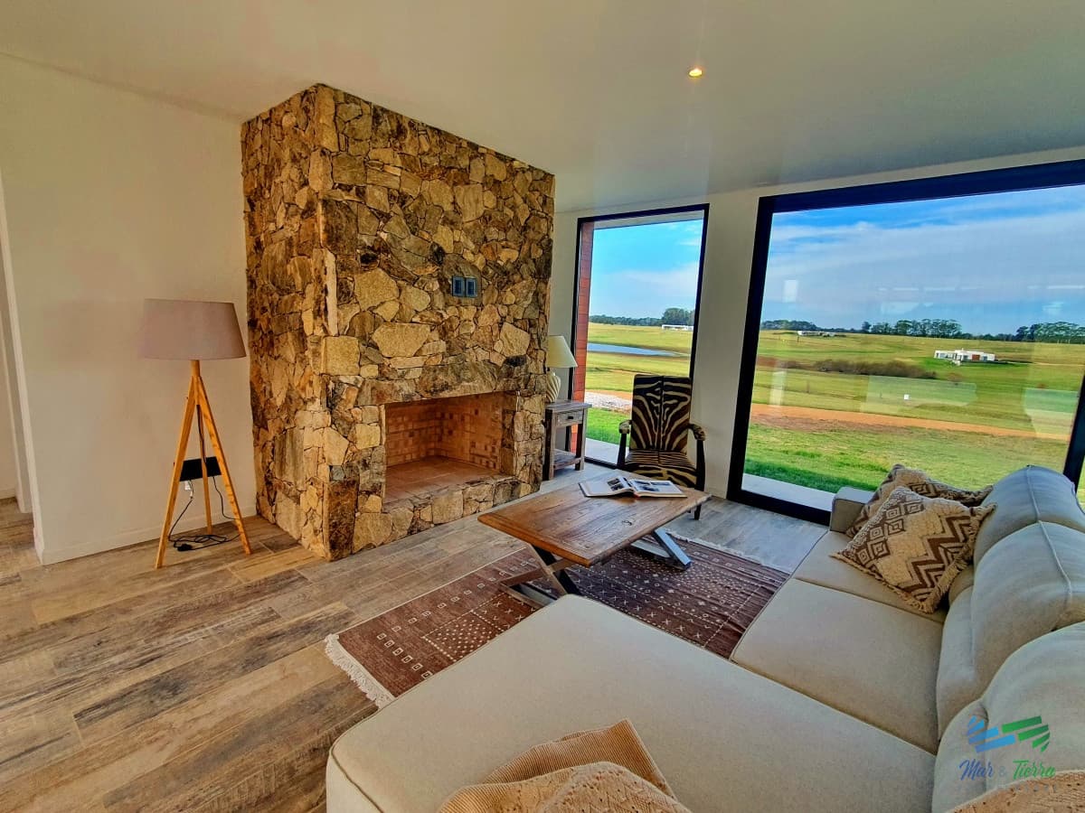 Vendo casa a estrenar, 3 dormitorios en suite, piscina, en barrio privado Laguna de los Cisnes, Laguna del Sauce, Punta del Este
