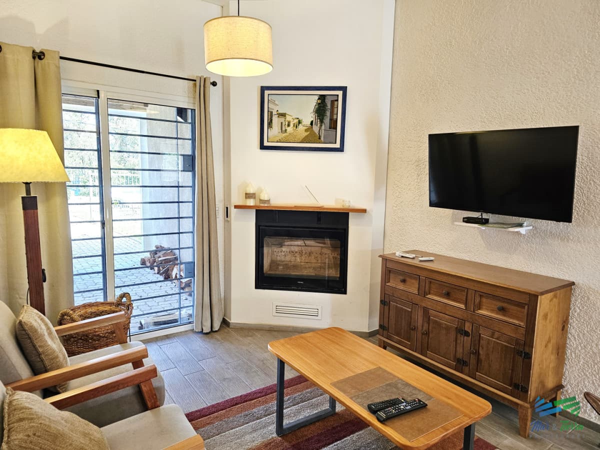 ALQUILER DE VERANO EN PUNTA DEL ESTE: EXCELENTE CASA DE 3 DORMITORIOS CON PISCINA CLIMATIZADA!