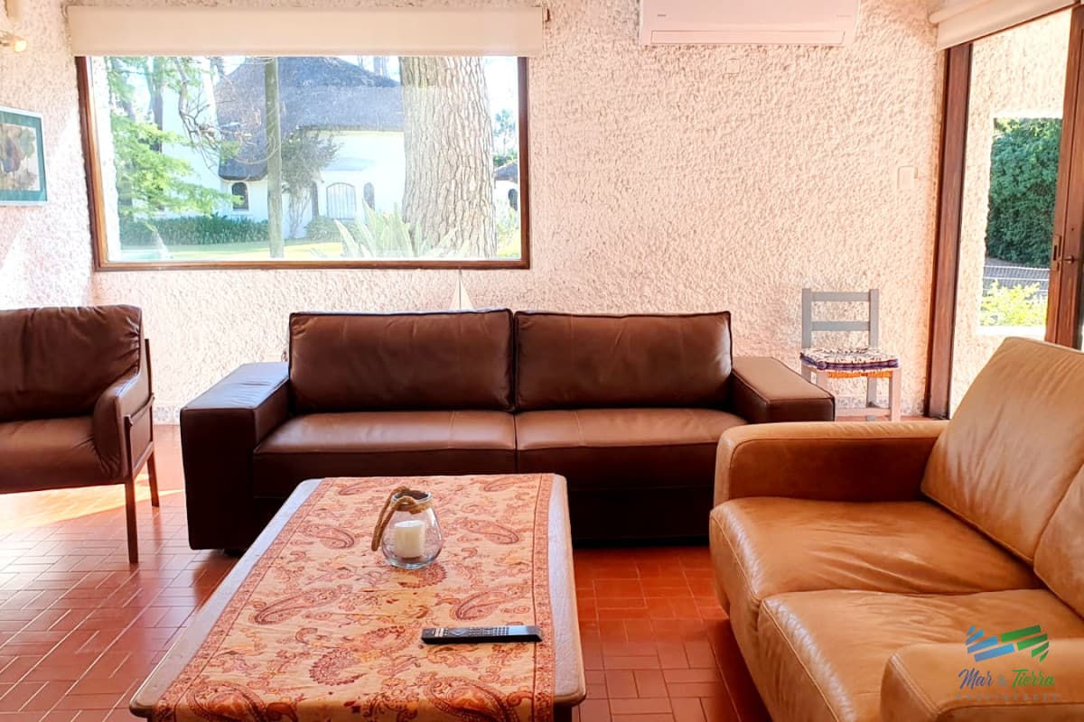 CASA ALQUILER DE VERANO, 3 DORMITORIOS, PISCINA CLIMATIZADA, PINARES, PUNTA DEL ESTE